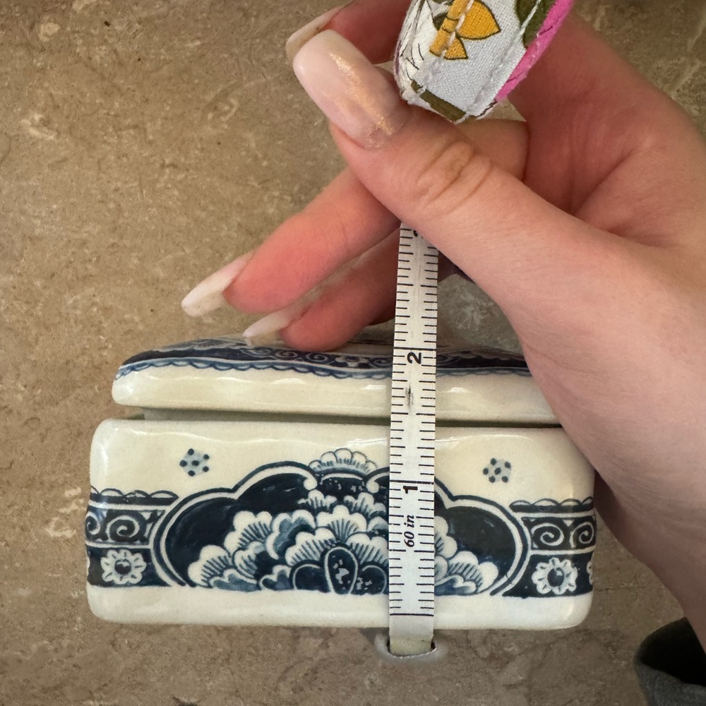 Blue and White Ceramic Box - Picture 3 of 6